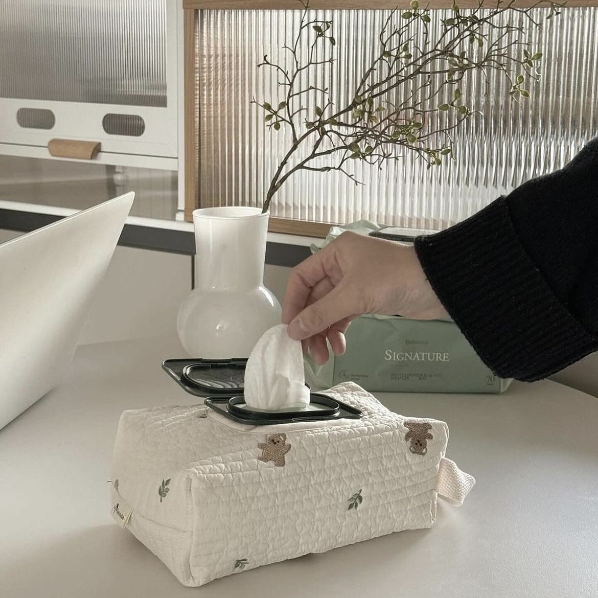 Ins-style Large Capacity Removable Tissue Bag Car Tissue Box Hanging Baby Car Wipe Bag Storage Bag - image 1