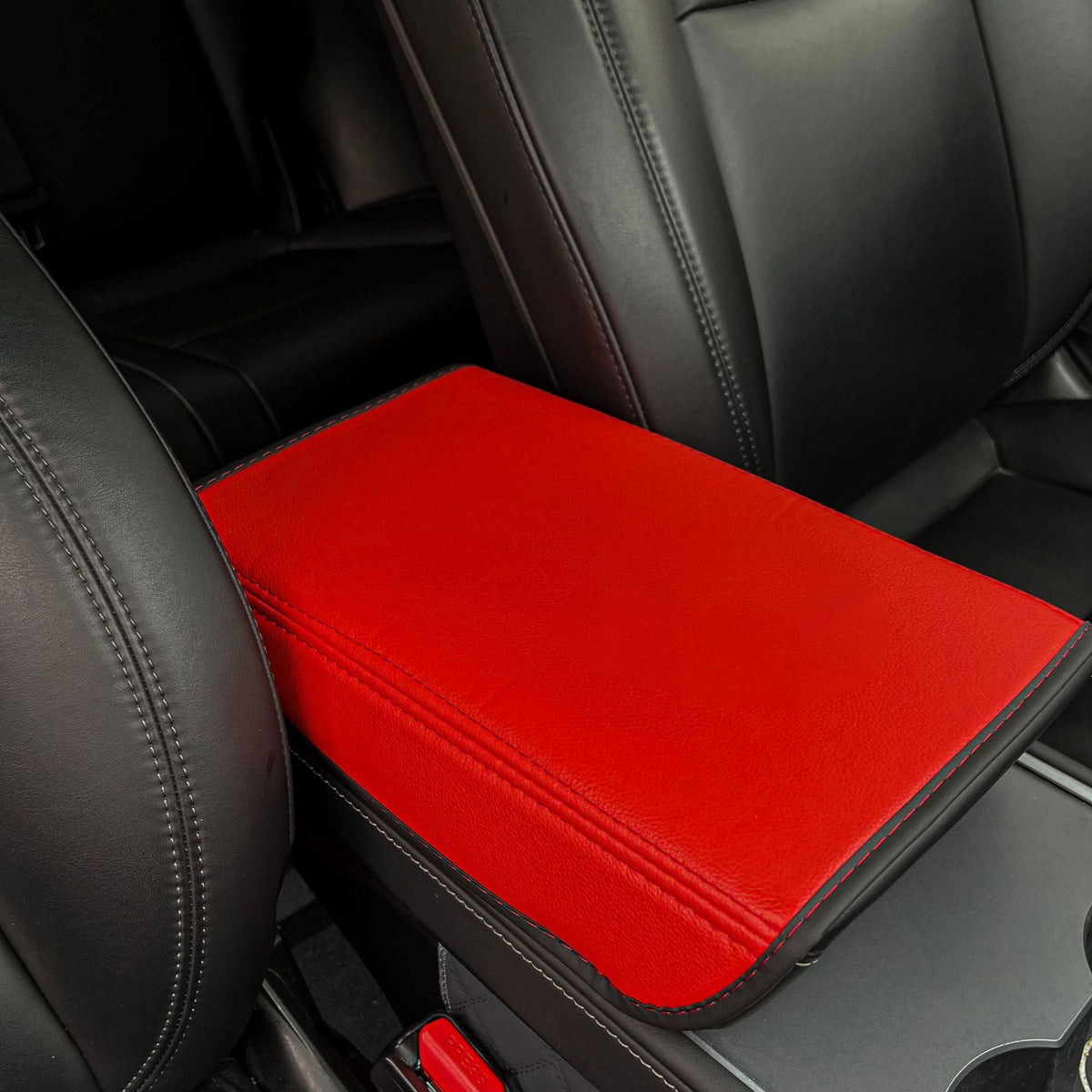 Suitable for Tesla Huanxin Amazon leather car central Model3/y armrest box protective cover armrest pad - image 3